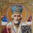 Sfântul Ierarh Nicolae s-a născut pe vremea împăraţilor Diocleţian (284-305) şi Maximian (286-305) în cetatea Patara din Asia Mică. A fost crescut de unchiul său, episcopul Nicolae, deoarece a rămas [&hellip;]