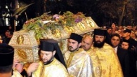Sărbătoarea cea binecuvântată a Iașului a început în această dimineață, 8 octombrie, cu tradiționala rânduială a așezării raclei Sfintei Parascheva în baldachinul amenajat în curtea Catedralei Mitropolitane. Sfintele moaște au […]
