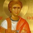 Sfantul Stefan&nbsp;este praznuit pe 27 decembrie, in a treia zi dupa Nasterea Domnului. Parintele Nicolae Steinhardt, facand diferenta intre cele doua verbe vecine, dar nu identice, “a sedea” si “a [&hellip;]