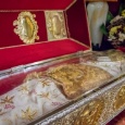 Cel mai mare pelerinaj din România este la Iaşi, la moaştele Cuvioasei Parascheva, sărbătorită de ortodocşi pe 14 octombrie. Ritualul schimbării veşmintelor sfintei este unul bine stabilit şi se face [&hellip;]