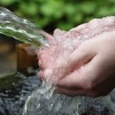    Aşa cum apa îţi dăruieşte un fel de întremare trupească, şi simţim aceasta de câte ori ne este sete şi bem apă, că se întâmplă ceva, o schimbare înlăuntrul [&hellip;]