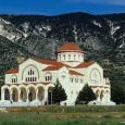    Situată în Valea Omala de pe Insula Kefalonia, Mănăstirea Cuviosului Gherasim este închinată sfântului ce ocrotește întreaga insulă Kefalonia, fiind totodată și cea mai mare mănăstire de maici din […]