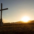     Scoaterea Sfintei Cruci este sărbătorită în calendarul ortodox pe data de 1 august. Acest eveniment consta în procesiuni care se făceau cu părticele din lemnului Sfintei Cruci pe toată [&hellip;]