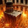 Preafericitul Părinte Teofil al III-lea, Patriarhul Ierusalimului, a oferit Lumina Sfântă miilor de pelerini prezenţi astăzi, 15 aprilie, la Mormântul Domnului. Sfânta Lumină a coborât în acest an în jurul [&hellip;]