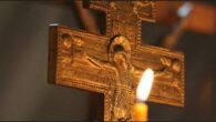 Cel mai important simbol al creştinilor este Sfânta Cruce, pe care S-a răstignit Hristos Domnul pentru mântuirea noastră. Ea este nădejdea creştinilor şi armă în lupta cu păcatul şi cel […]